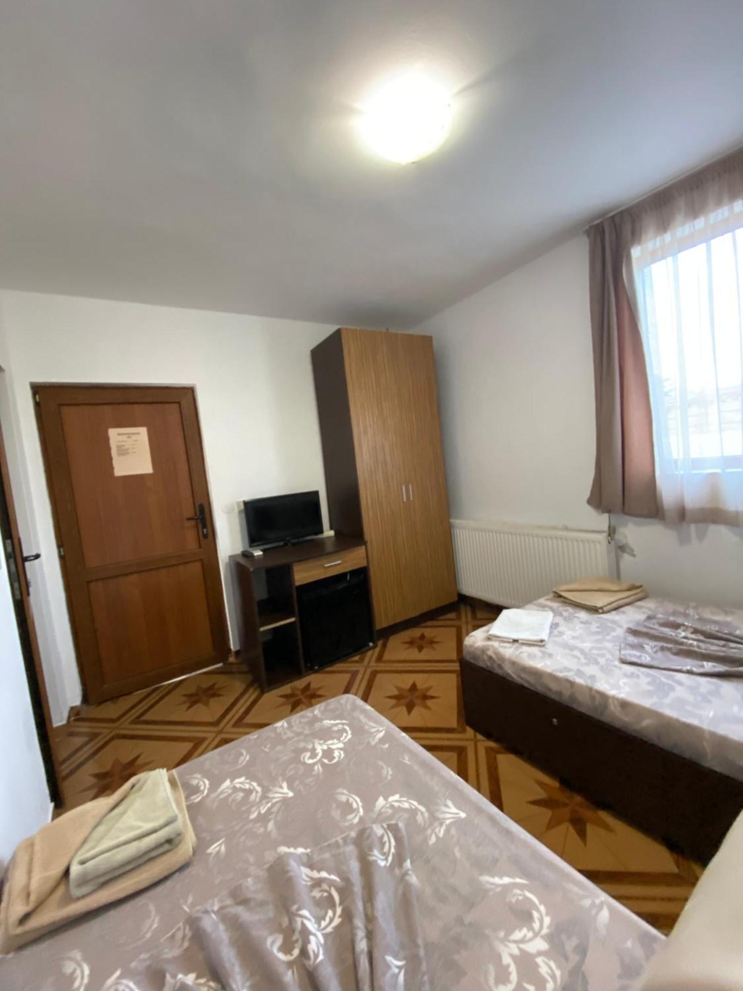 Guest Rooms Wild Duck Ezerets المظهر الخارجي الصورة